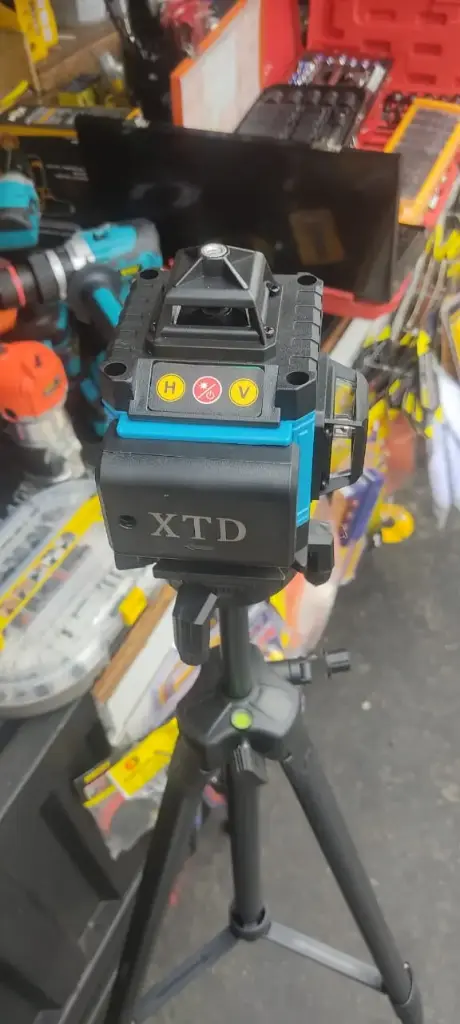 Nivel láser Gll 2-16 G + Tripode BT 150 XTD